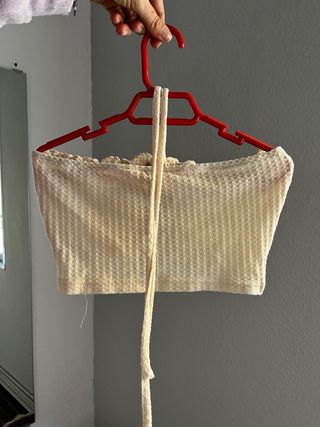 Top beige sin tirantes