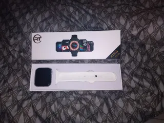 Reloj inteligente RT sin usar con caja