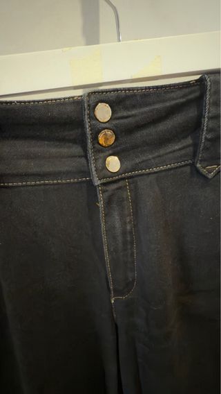 Vaqueros culotte negros Massimo Dutti