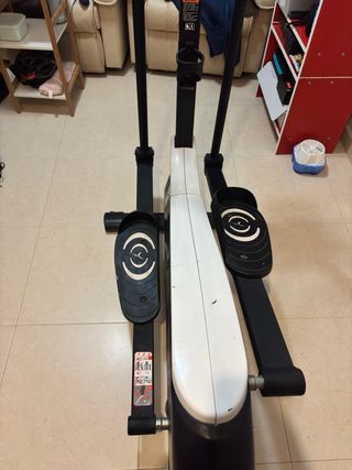 Elíptica negra y blanca