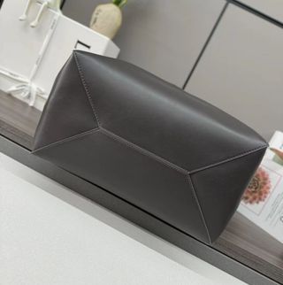 Bolso Loewe Gris y Blanco