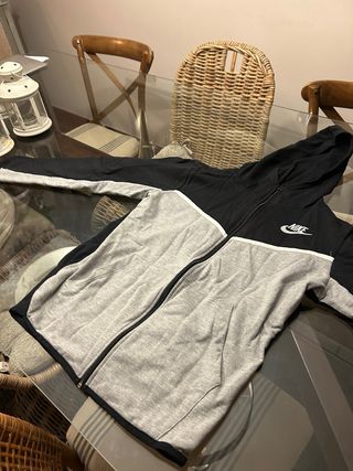 Chaqueta Nike Tech Fleece Negra y Gris