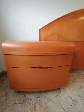 Cabecero y mesillas de cerezo