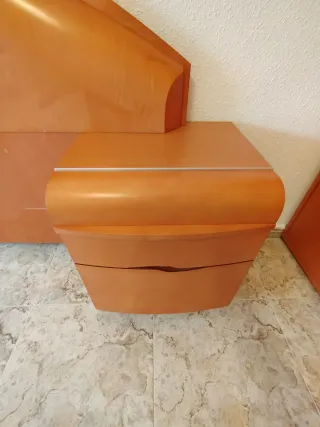 Cabecero y mesillas de cerezo