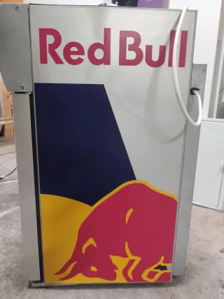 Mini Nevera Red Bull