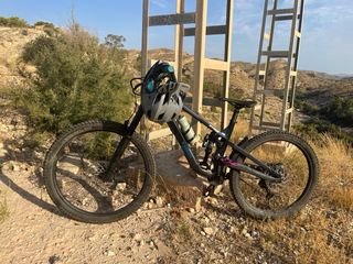 Bicicleta de montaña Trek Slash 8 Gen 6. Talla L