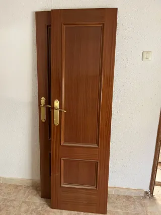 Puertas de madera maciza