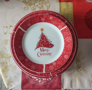 Piatti di porcellana natalizi
