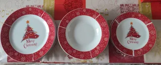 Piatti di porcellana natalizi