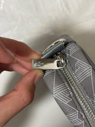 Riñonera Lacoste Gris y Blanca