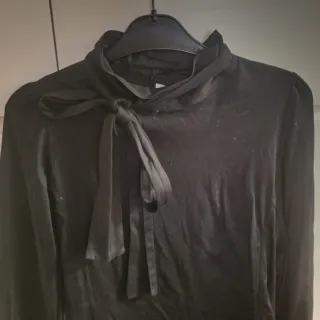 Camiseta Carolina Herrera Negra