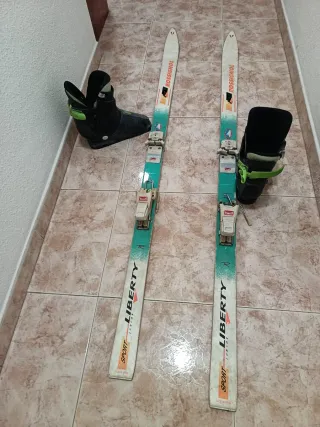 Esquís Rossignol y Botas Roces