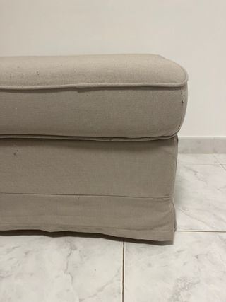 Puf- reposapies beige Ikea con espacio interior