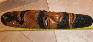 Maschera tribale in legno Tiki intagliata a mano