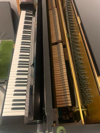 Piano Yamaha U1