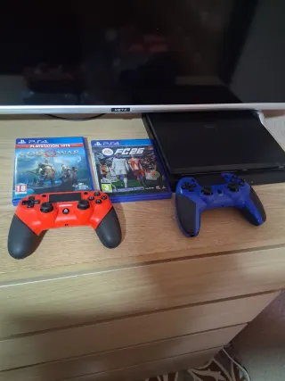 PS4 + 2 Mandos + 2 Juegos
