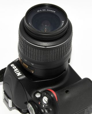 Cámara Nikon D5100 + Lente 18-55mm