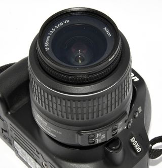 Cámara Nikon D5100 + Lente 18-55mm