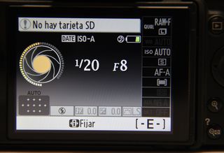 Cámara Nikon D5100 + Lente 18-55mm