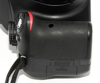 Cámara Nikon D5100 + Lente 18-55mm