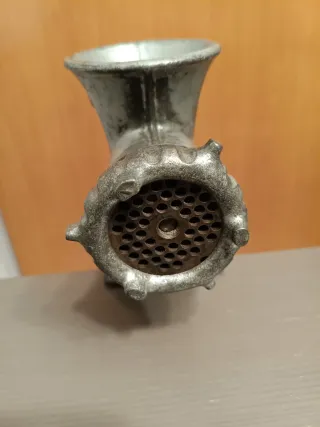 Picadora de carne manual antigua