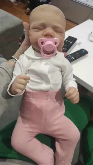 Se hacen bebés reborn hiperrealista