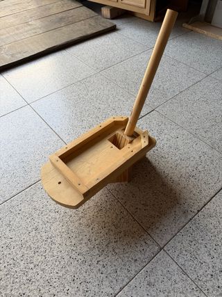 Partidor de aceitunas de madera