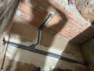 Ofrezco servicios de fontanería, pintura y pequeña