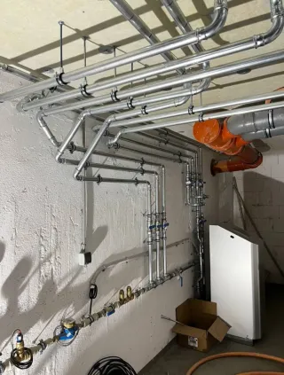 Ofrezco servicios de fontanería, pintura y pequeña