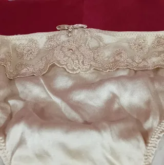 Culotte seta, pizzo e svarokini,colore champagne,