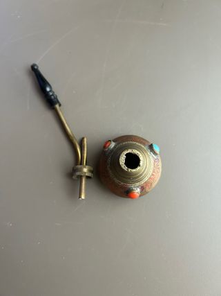 Objeto vintage decoración latón piedras