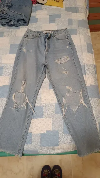 Pantalones vaqueros rotos azules