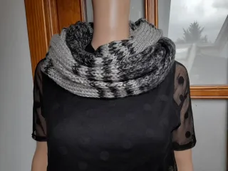 Bufanda cuello gris con lentejuelas