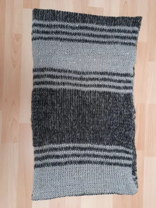 Bufanda cuello gris con lentejuelas