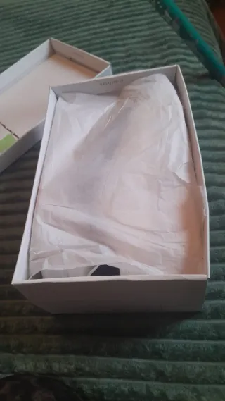 Zapatillas blancas y negras mujer