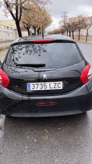 Peugeot 208 2013