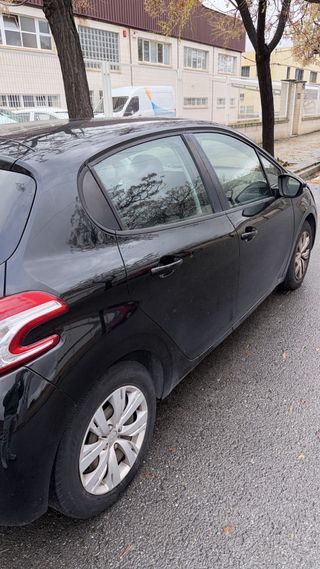 Peugeot 208 2013