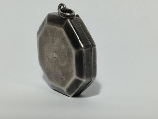 Amuleto Octogonal Virgen de Covadonga