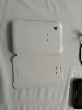 Samsung Galaxy Tab 2 Tablet + Funda Blanca