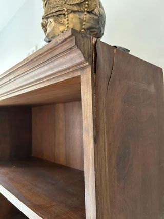 Estantería de madera para libros