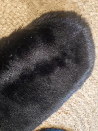 Estola pelo sintético negra con abertura