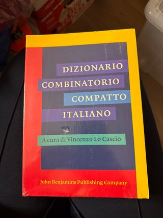 Dizionario Combinatorio Compatto Italiano