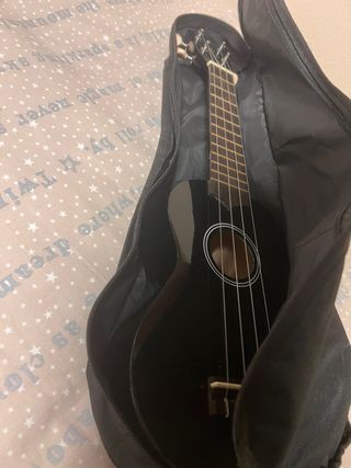 Ukelele Harley Benton Negro