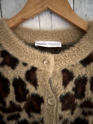Cárdigan animal print beige y marrón