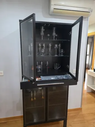 Vitrina Comedor Negra y Marrón