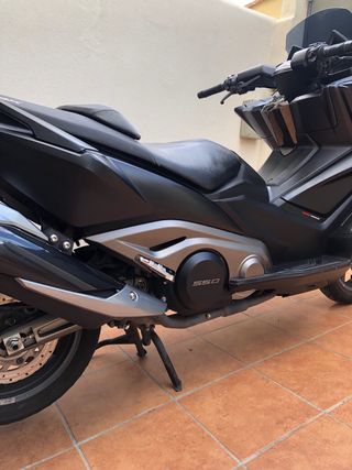 Scooter Kymco Ak 550. Matrículada en 2019