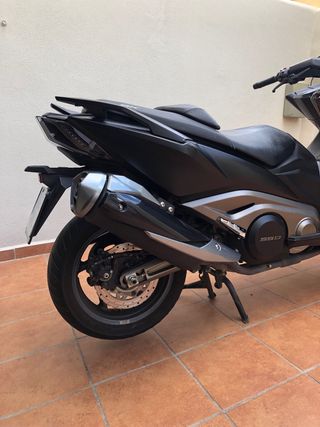 Scooter Kymco Ak 550. Matrículada en 2019