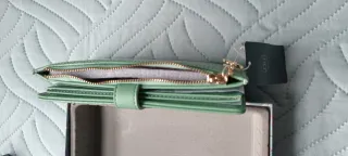 Cartera y tarjetero verde cocodrilo