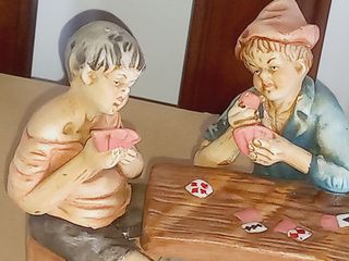 Escultura Capodimonte Meninos a Jogar Cartas