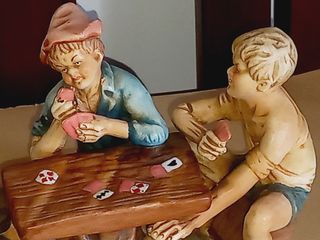 Escultura Capodimonte Meninos a Jogar Cartas